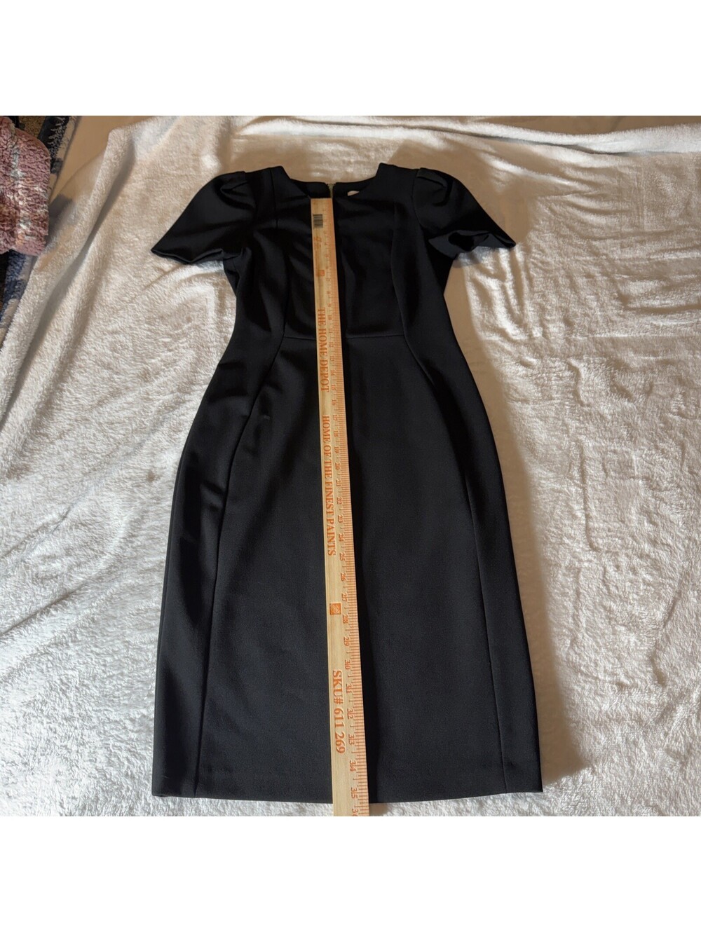 Calvin Klein Black Short Sleeve Sheath Dress Size 2 Gold Zipper - Picture 4 of 7